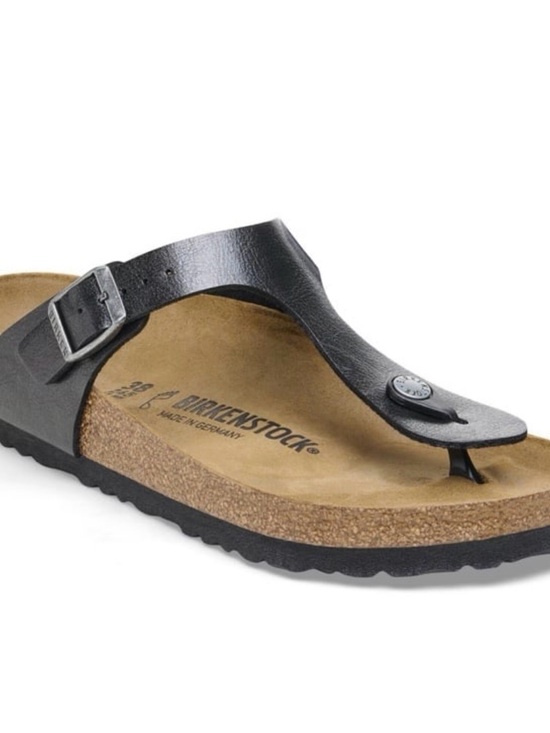 Birkenstock Shoes - Birkenstock
Women's Gizeh Adjustable Strap Thong Sandals size 39(8.5)